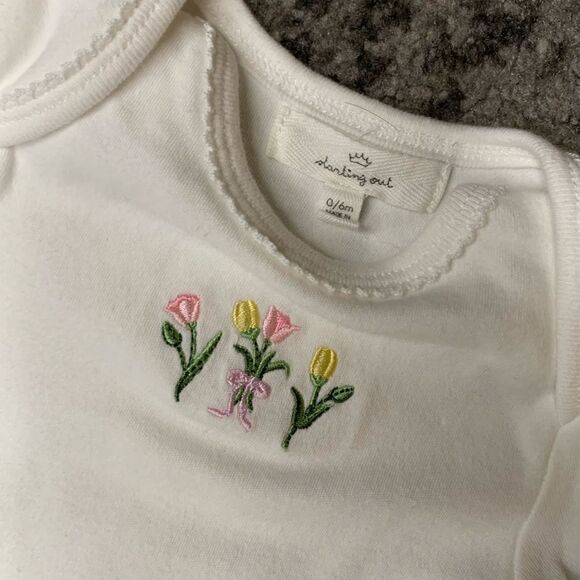 Floral Gown set with cap - Picture 5 of 8